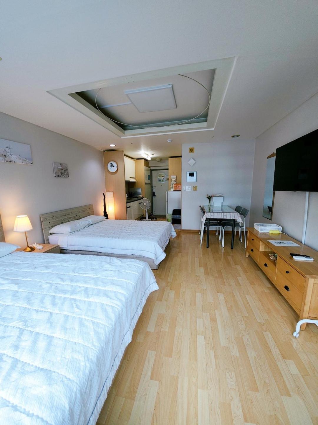 Hongdae Residence-2 1Min From Hongik Uni Station Exit #1 Σεούλ Εξωτερικό φωτογραφία