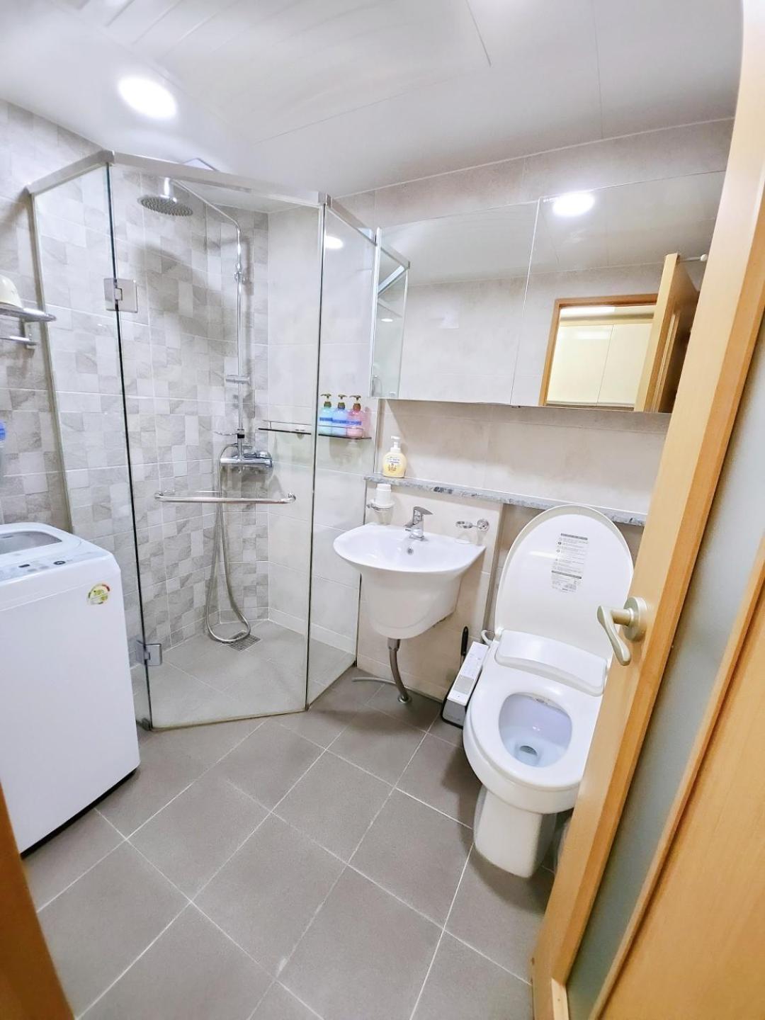 Hongdae Residence-2 1Min From Hongik Uni Station Exit #1 Σεούλ Εξωτερικό φωτογραφία