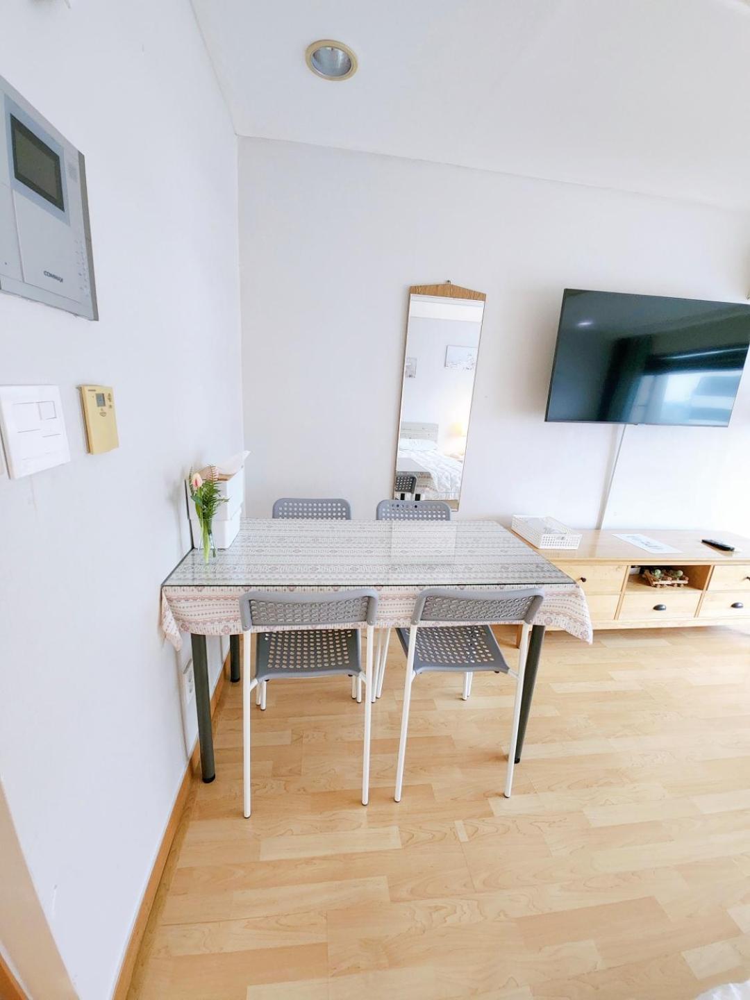 Hongdae Residence-2 1Min From Hongik Uni Station Exit #1 Σεούλ Εξωτερικό φωτογραφία