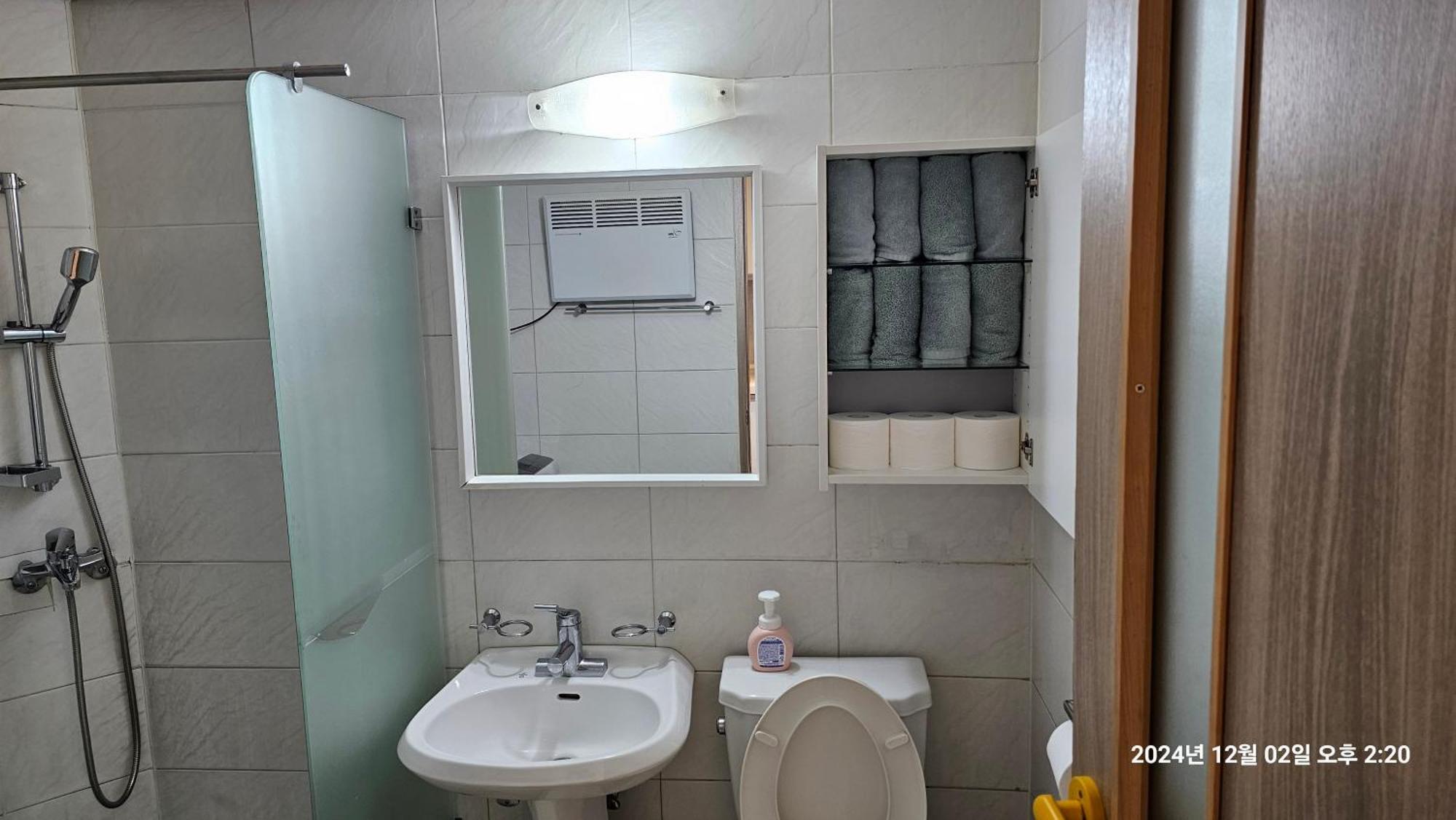 Hongdae Residence-2 1Min From Hongik Uni Station Exit #1 Σεούλ Εξωτερικό φωτογραφία
